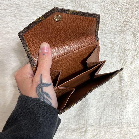 Auth. LOUIS VUITTON Monogrammed Authentic Wallet - Picture 8 of 11